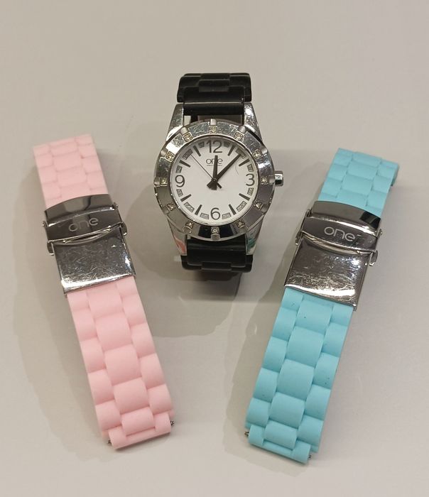 Relógio ONE com 3 braceletes – Estilo para todos os dias!