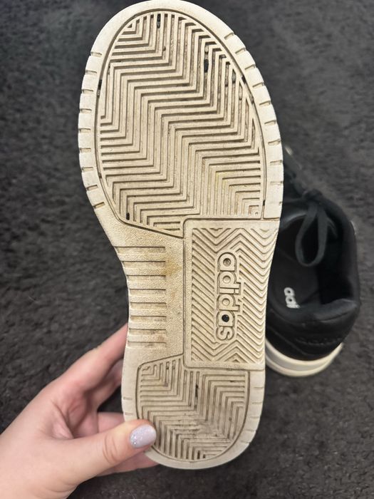 Кроссовки adidas кросівки