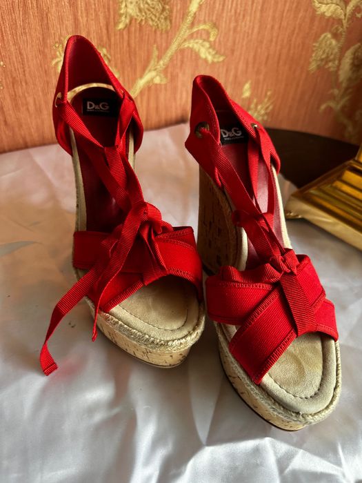 D&G,італійські оригінальні, тканина пару раз носила,з профілактикою