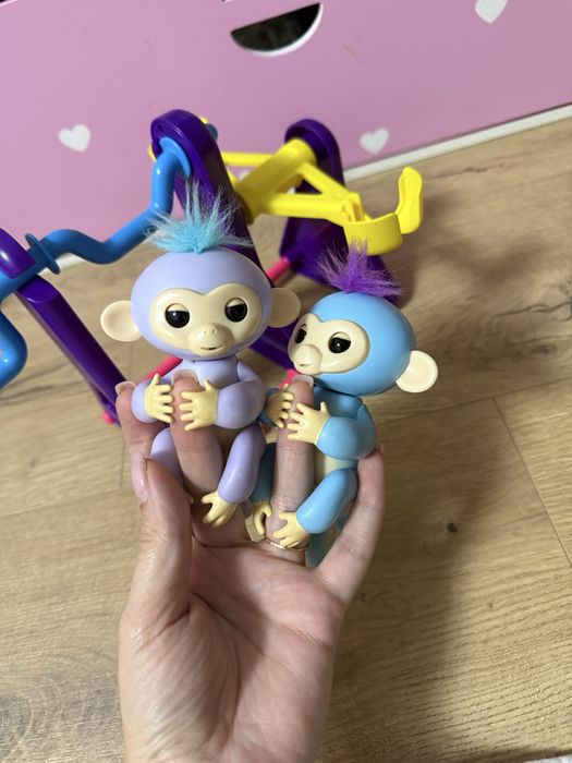 Мавпочки на качелі Fingerling