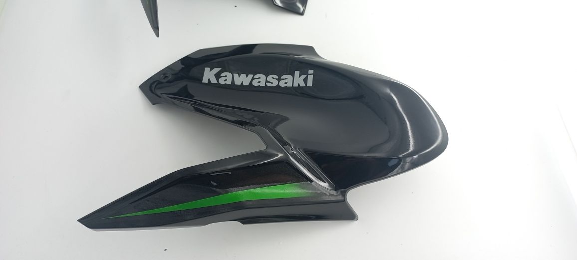 Kawasaki z900 nakladka na bak owiewka L P