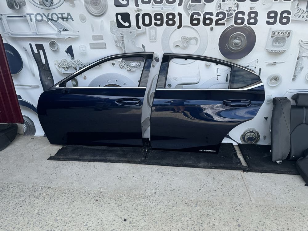 Дверка передня ліва Lexus ES 2019-24р 8X5