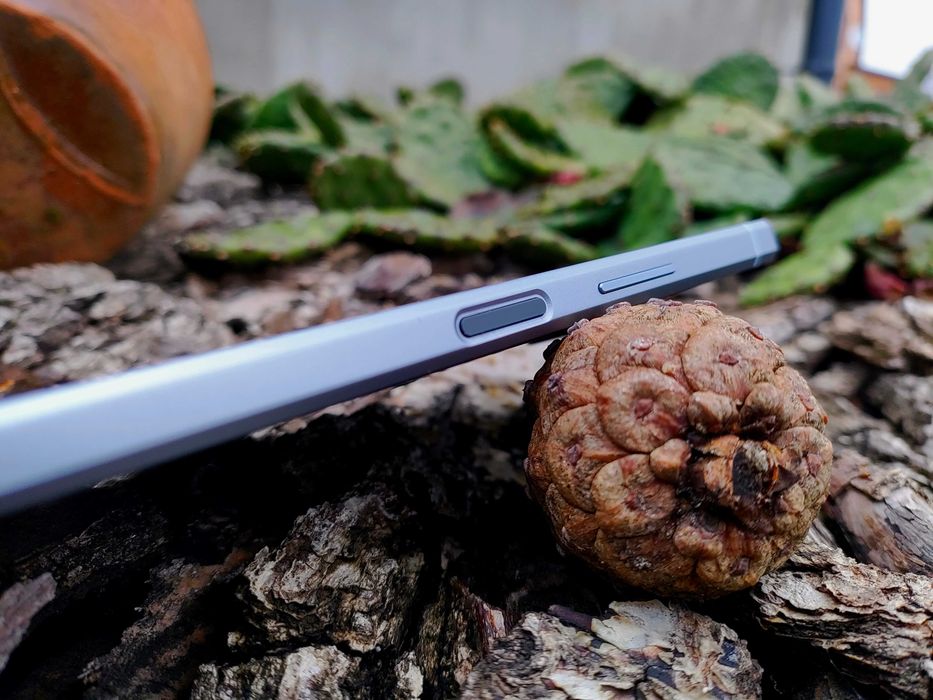 Эксклюзивный смартфон Sharp AQUOS R8 (2sim,IP68,STD810,256gb,6.4"240Гц