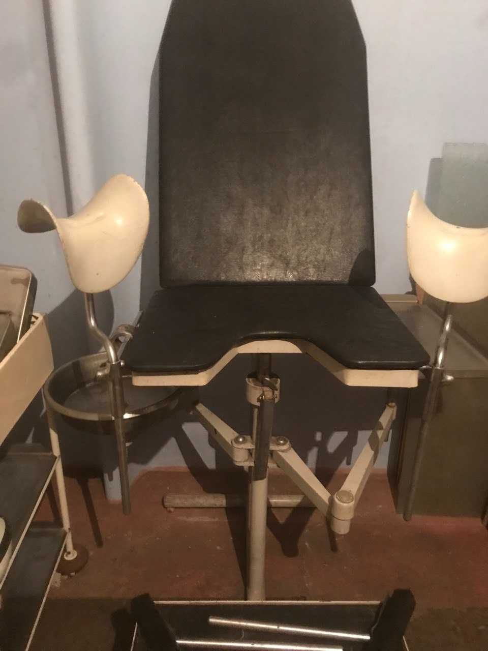 Кресло гинекологическое Крісло гінекологічне столик приладдя