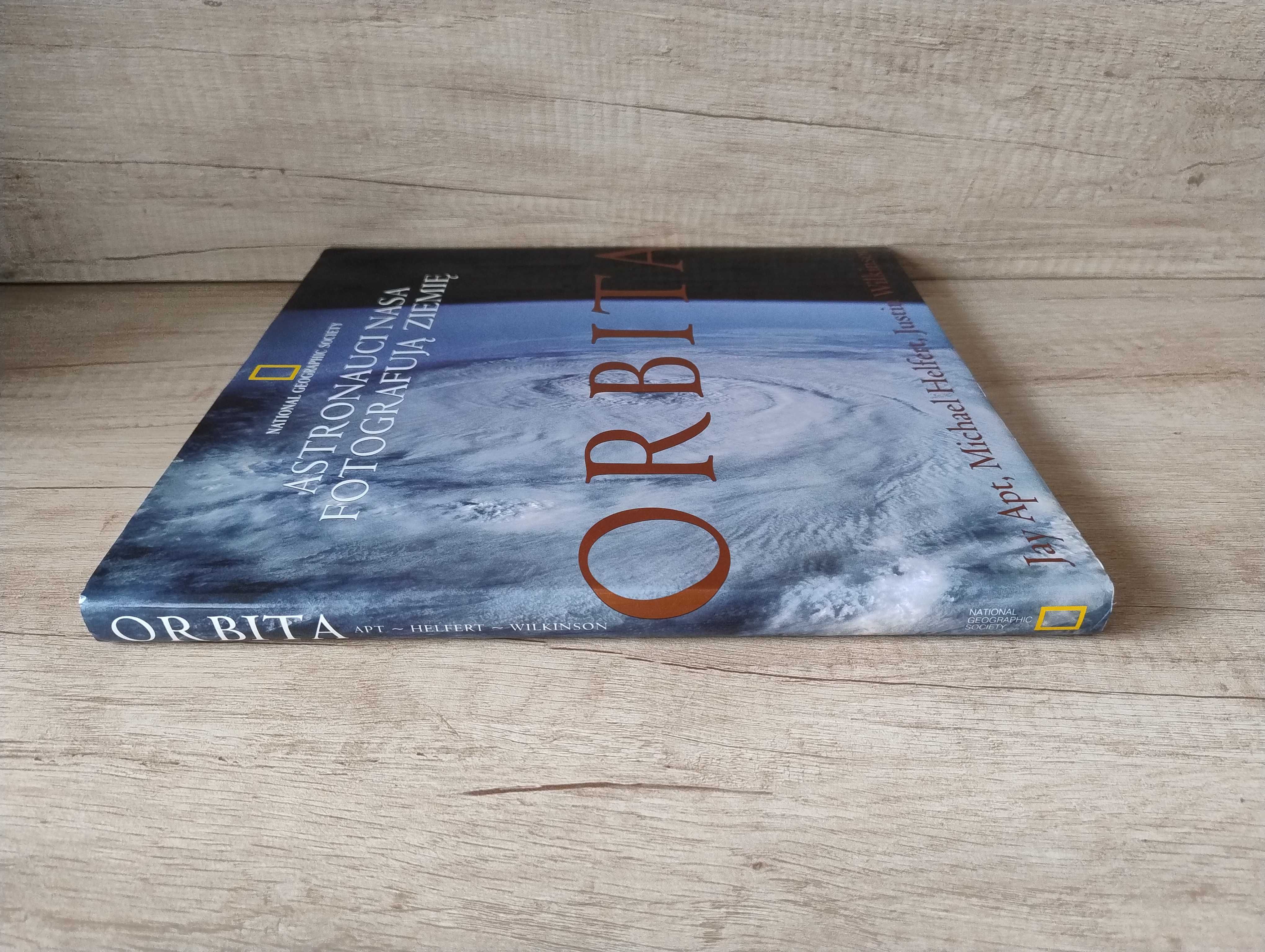 Orbita – Jay Apt, Michael Helfert, Justin Wilkinson