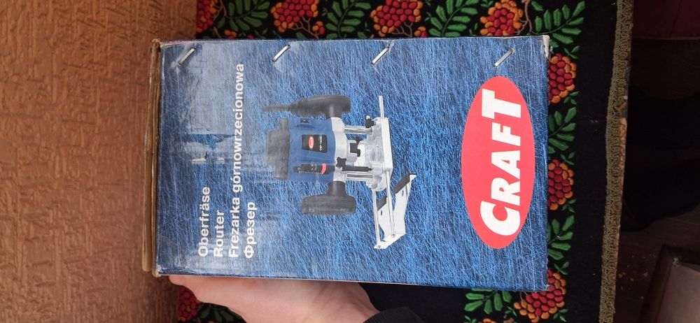 Ручной фрезер б / у полный комплект в коробке