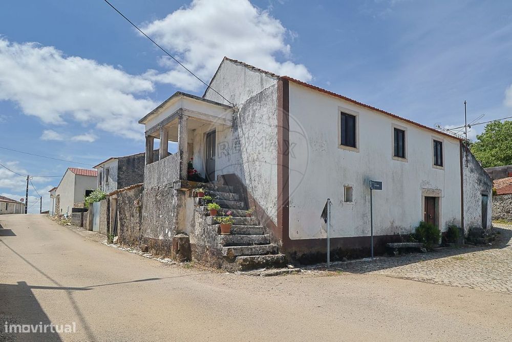 Moradia T5 para venda