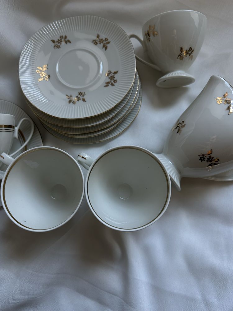Zestaw filiżanek porcelan