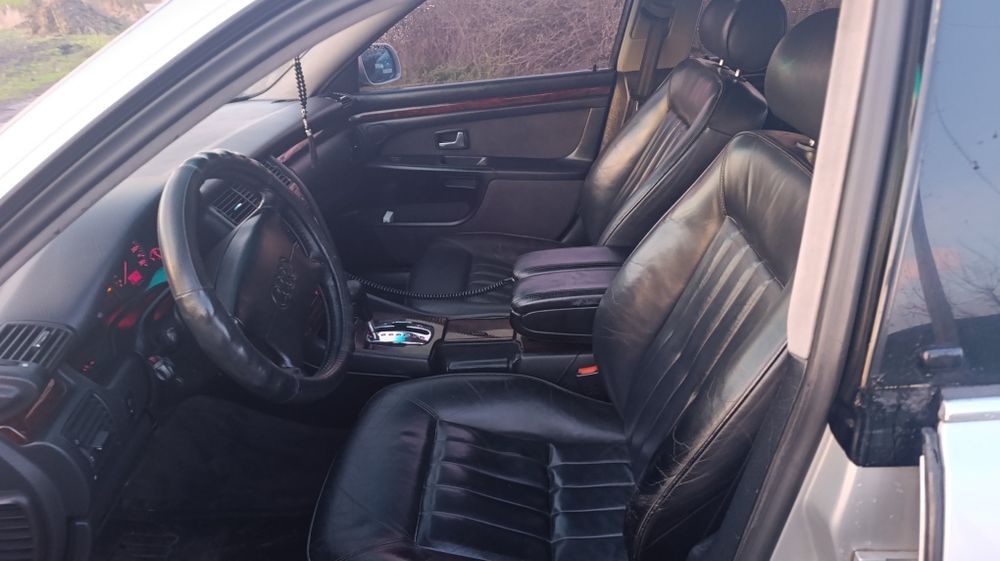 Продам audi 8 4.2 газ бензин любой вид переоформления