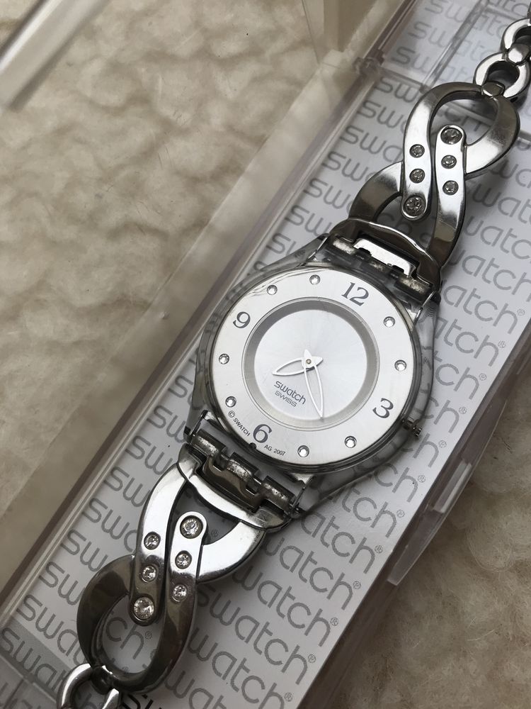 Srebrny zegarek Swatch Swiss cyrkonie, elegancki vintage