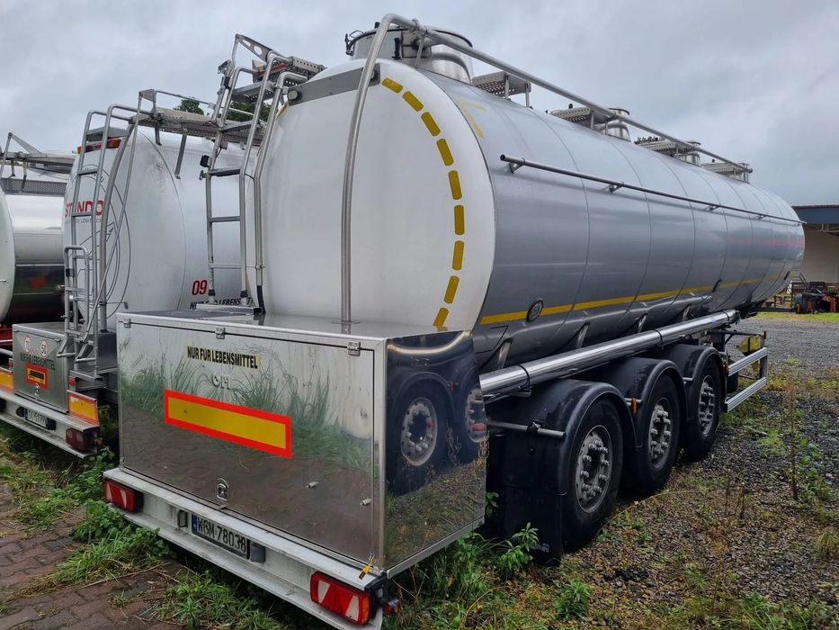 Magyar SR A1  Wynajem naczepy spożywczej trzykomorowej