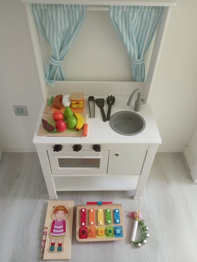 Kuchnia drewniana Ikea układanka dziewczynka do krojenia cymbałki Hape