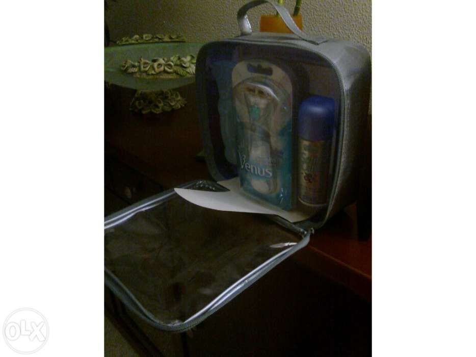 Pack Gillete senhora maquinas venus com gel e necessair