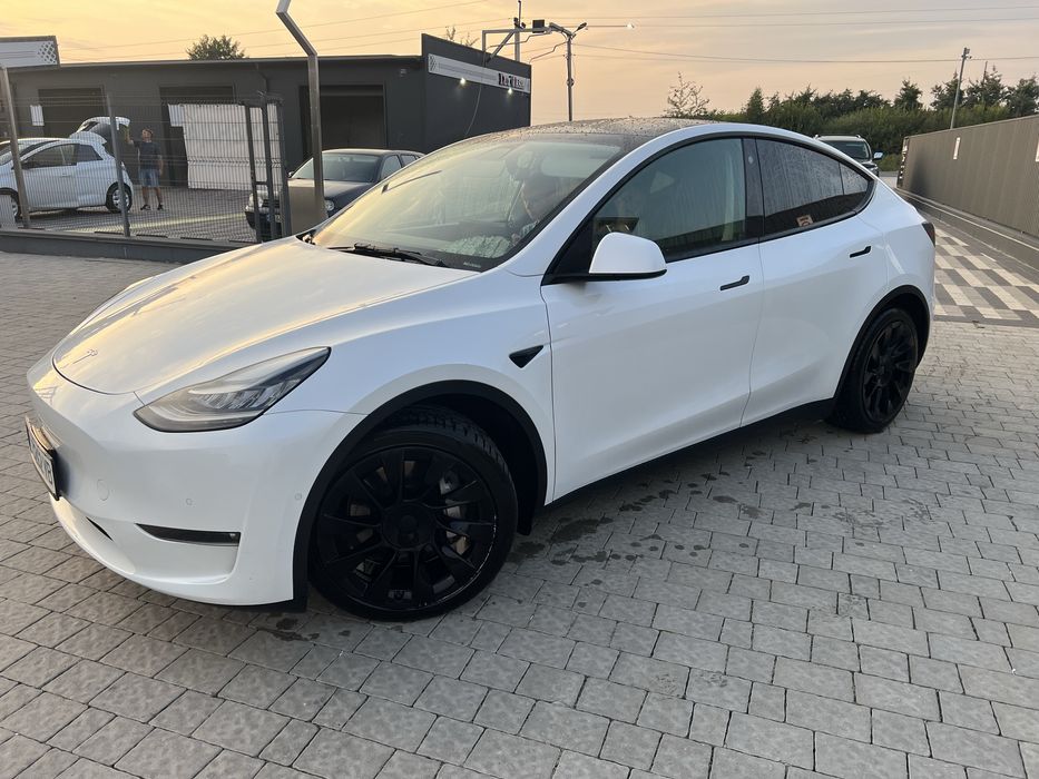 TESLA Y 2021 Dual motors
