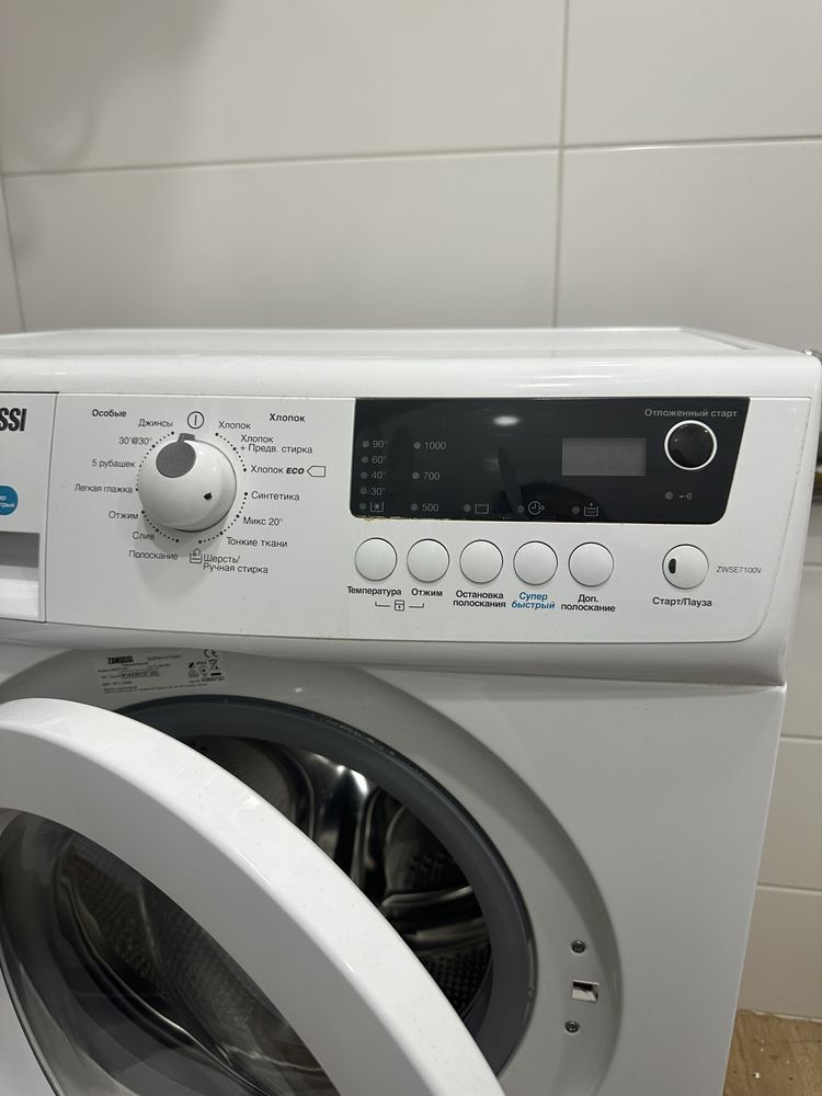 Пральна машина, стиральная машинка ZANUSSI ZWSE 7100 V