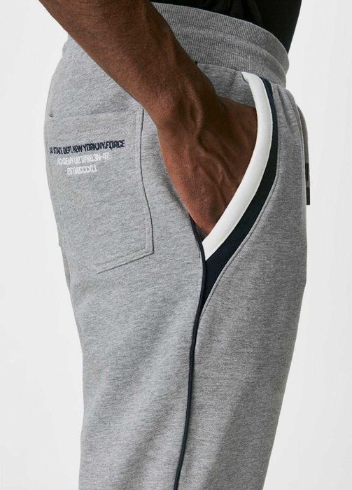 Брюки/штаны спортивные серые C&A внутри флисовый начес - размер 54-56