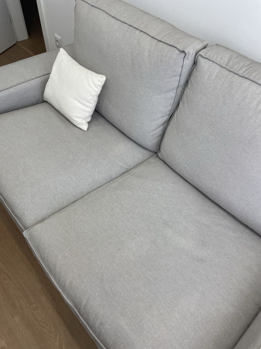 Sofá Kivik Tallmyra brc/preto