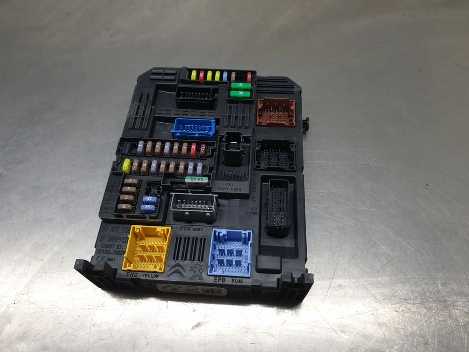 Caixa fusíveis / SAM / BSI CITROËN C3 III (SX)