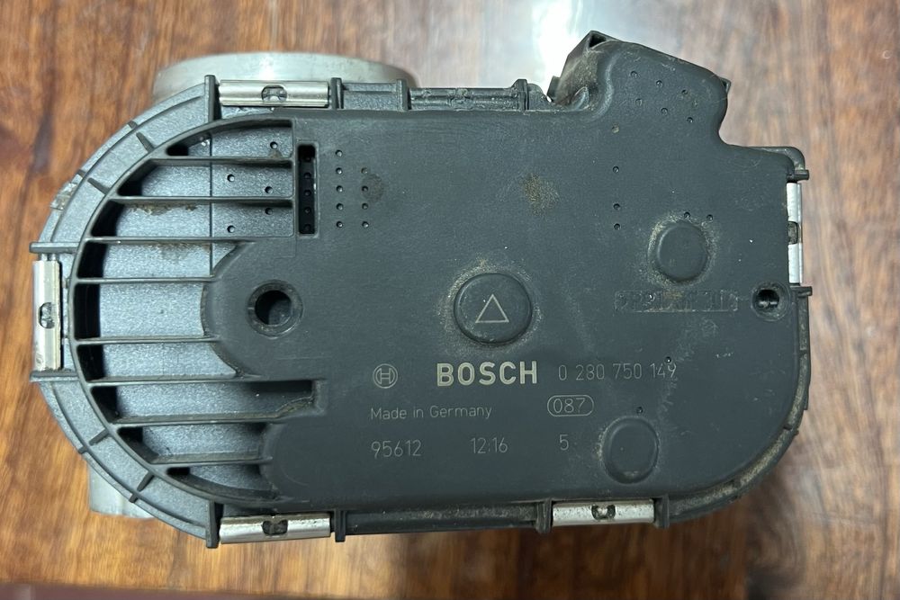 Приводний елемент, дросельна заслінка BOSCH