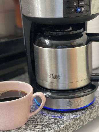Maquina de café com termo e relogio despertador - Russell Hobbs