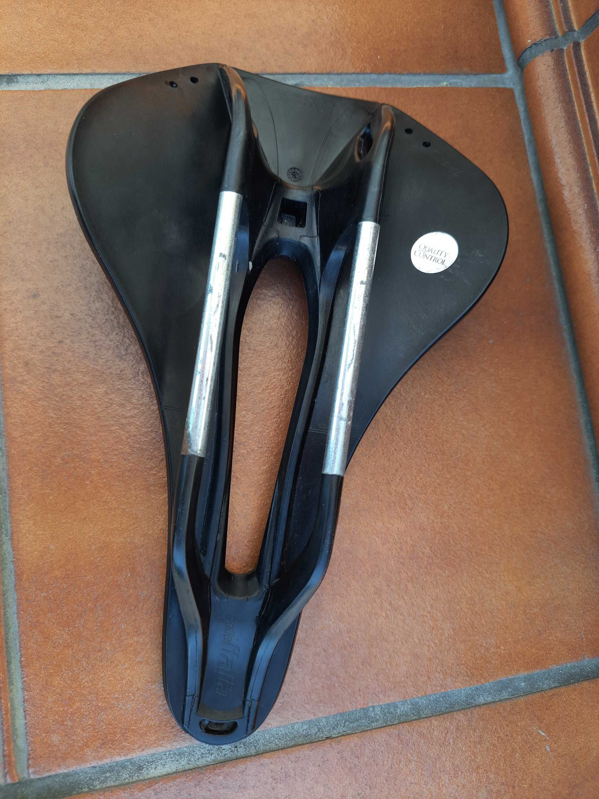 Siodełko rowerowe Selle Italia  Novus Evo Boost Superflow L3 czarne