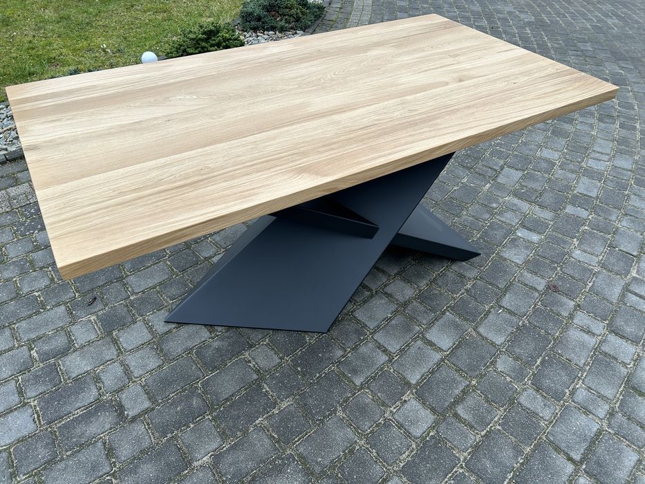 Metalowy stelaż do stołu