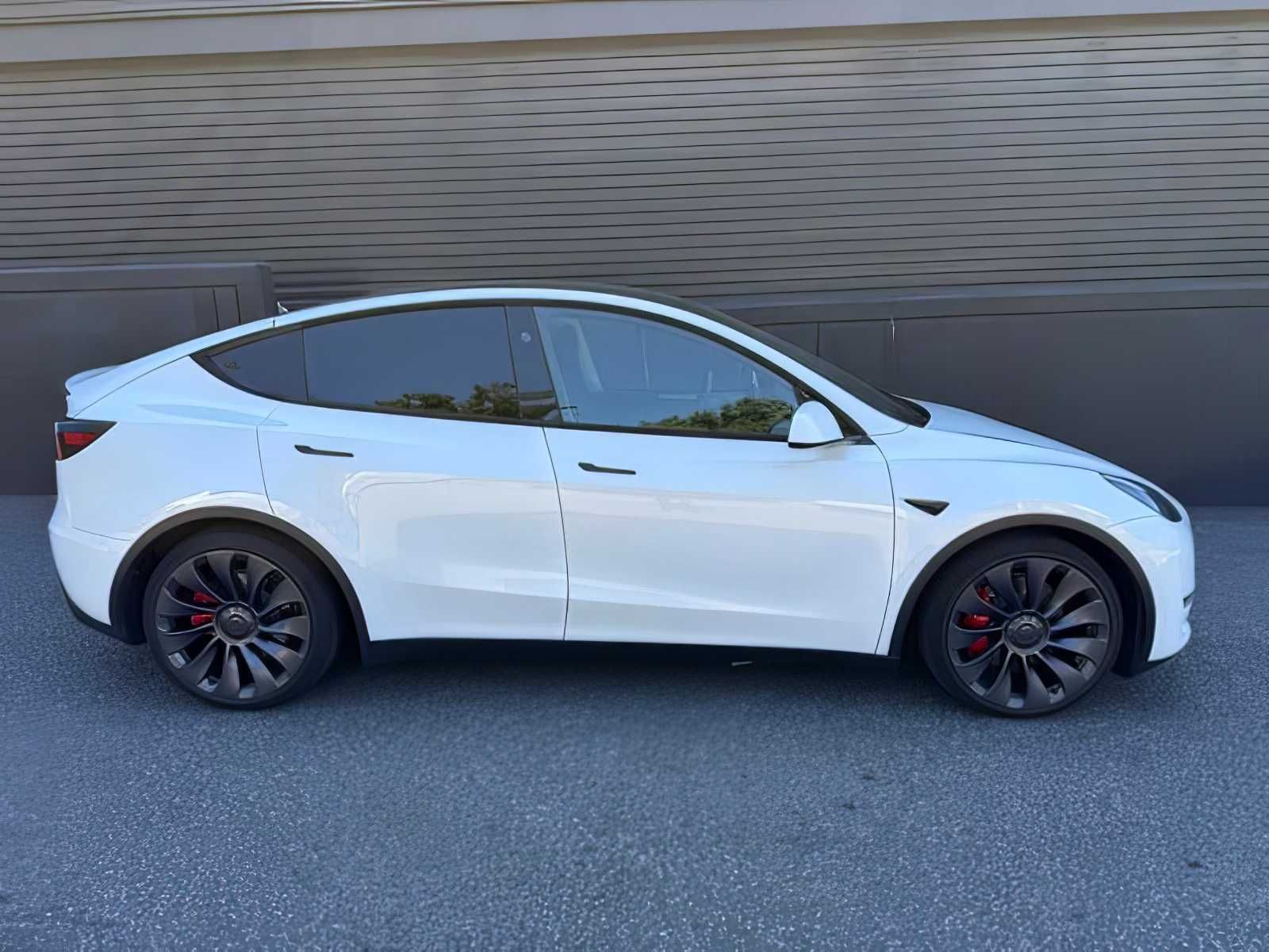 2024 Tesla Model Y Performance