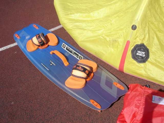 KItesurfing kite KOMPLET latawiec z barem +pompka +deska - OKAZJA !!