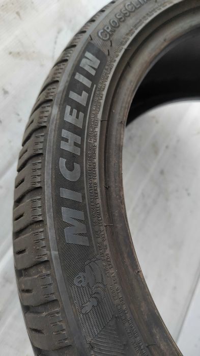 Opona Całoroczna 225/40/19 Michelin 2020r