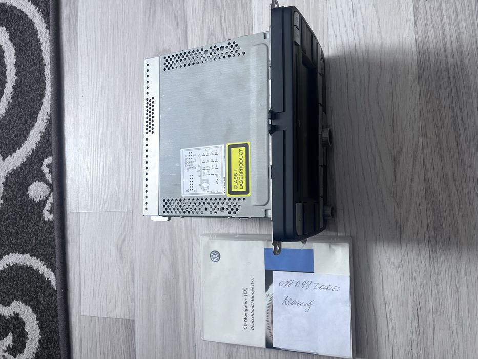 Штатна автомагнітола Volkswagen Passat