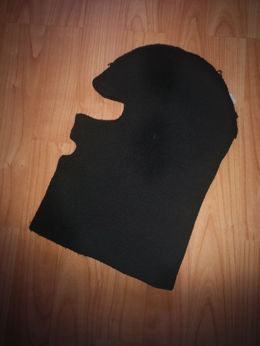 Czapka kominiarka z dwoma otworami