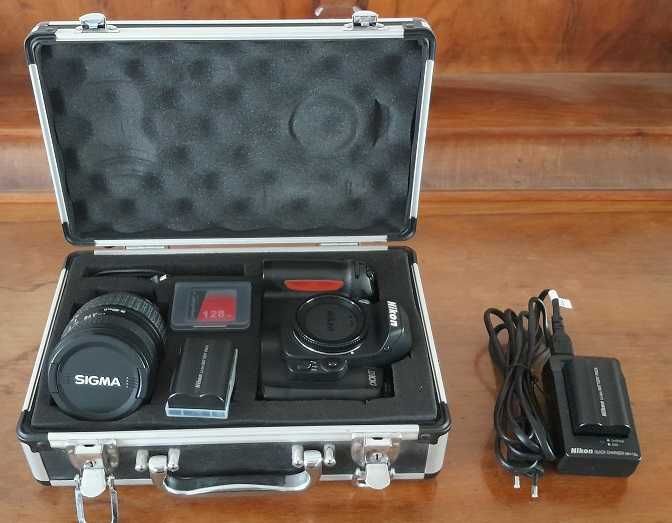 Nikon  D100  aparat fotograficzny lustrzanka