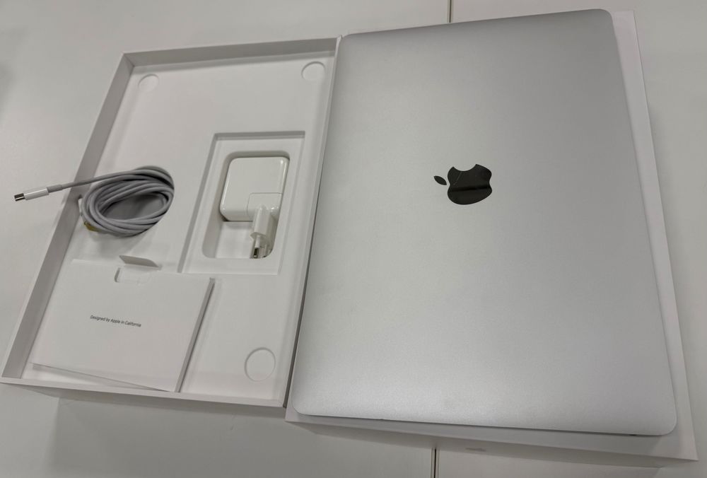 Macbook Air M1 13,3 16GB/512GB SSD,  Silver, 2021r