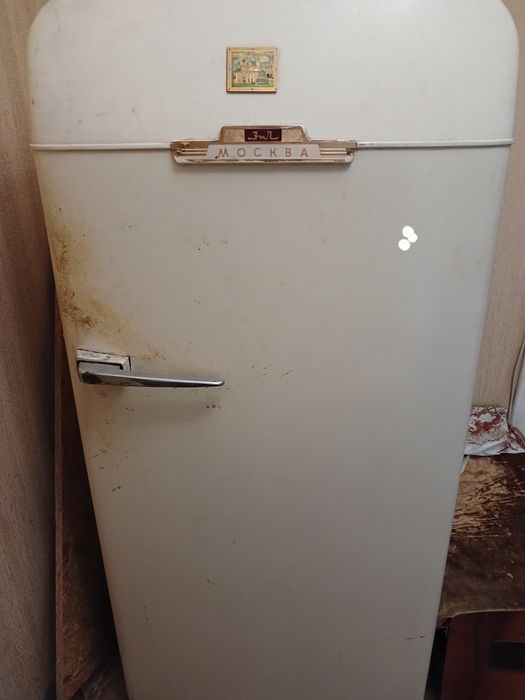Холодильник ЗИЛ рабочий
