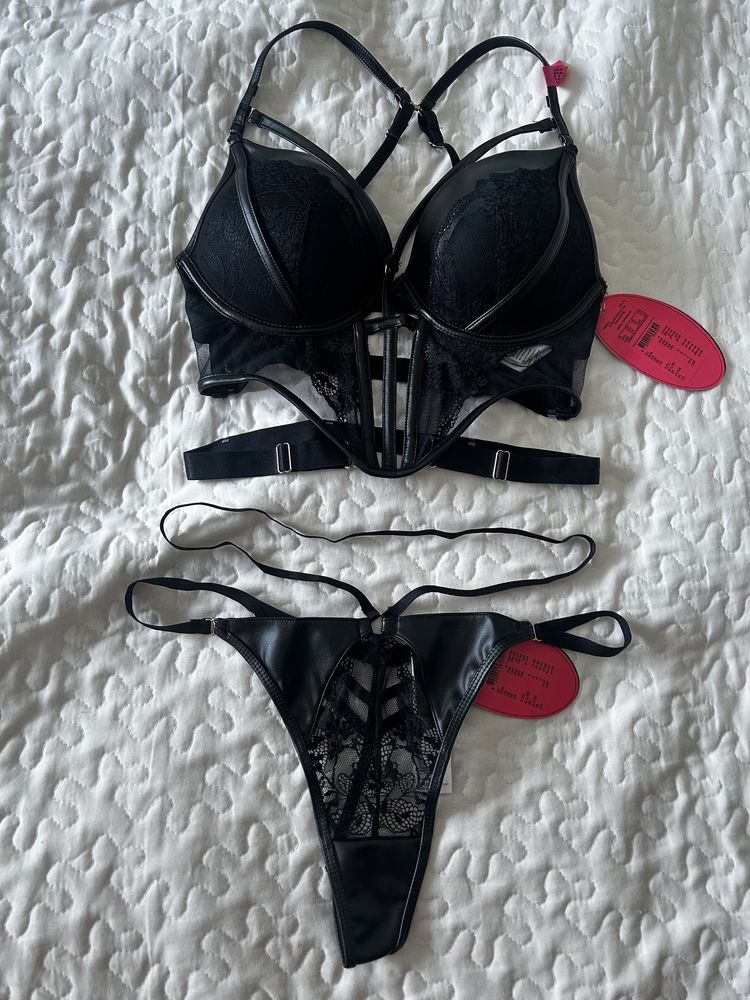 Zestaw Hunkemoller 70d i stringi L