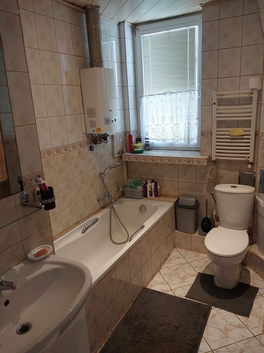 Wynajmę pokój 1 osobowy w domu jednorodzinym okolice C.H.Marino.