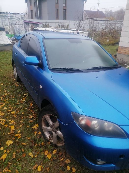 Mazda 3 Машина , водій жінка. Машина не на ходу.