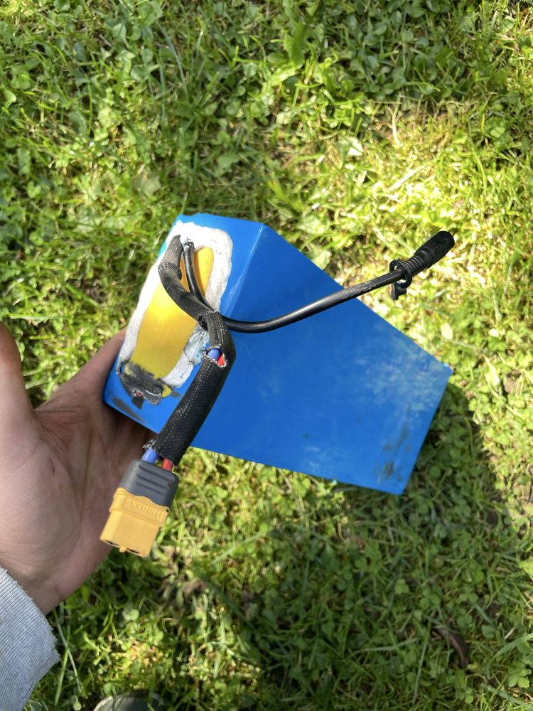 Акумулятор 48v  15.9 ah. +зарядка