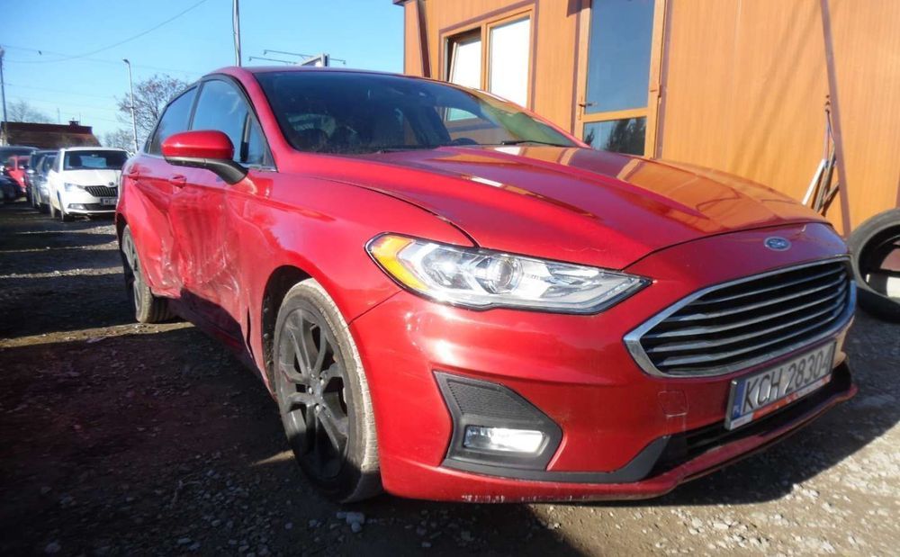 Ford Fusion 2020r, 1.5 Benzyna. Uszkodzone prawy bok. Jeździ.