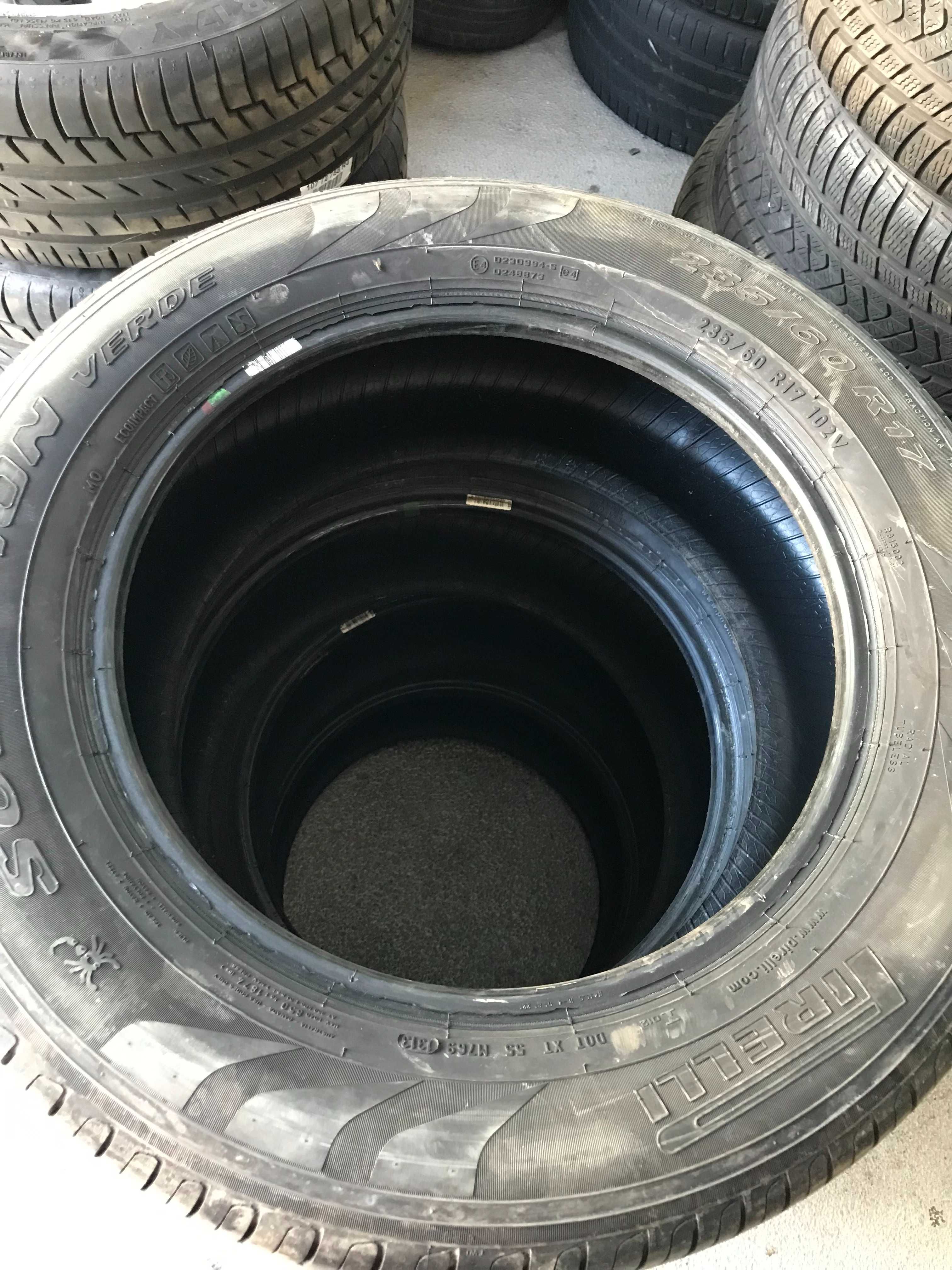 Pneus Pirelli 235 / 60 R 17