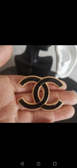 Broszka złoty kolor czarna cc hit mega cena