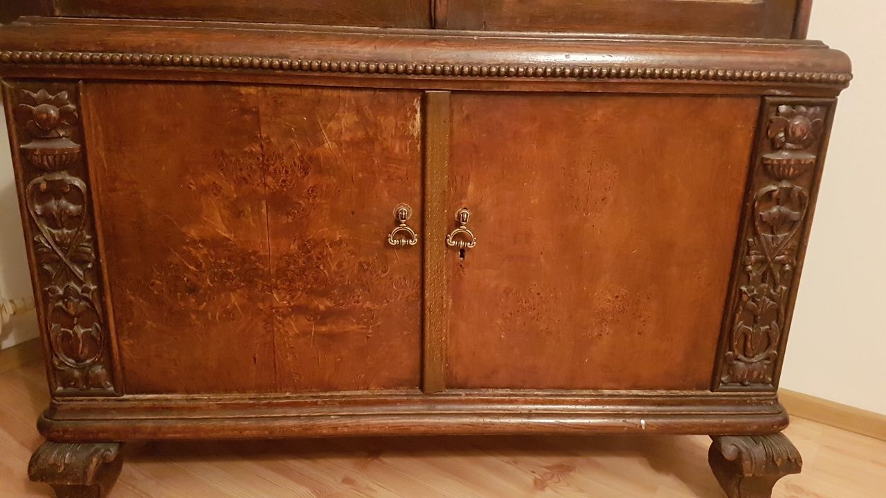 Piękny, zabytkowy kredens - perła do częściowej renowacji