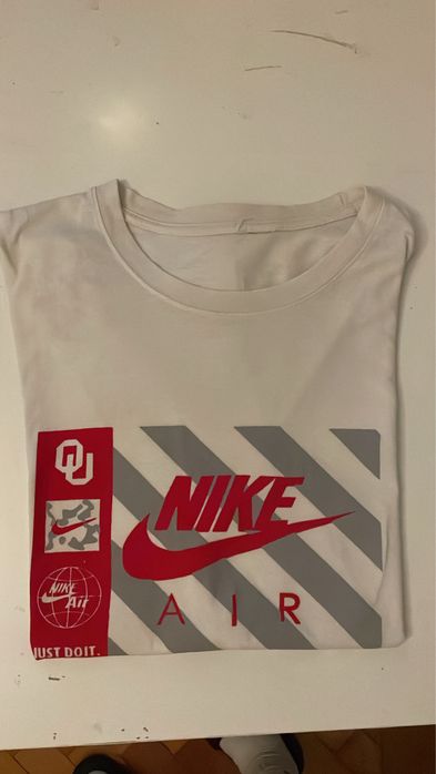 T-Shirt Nike.