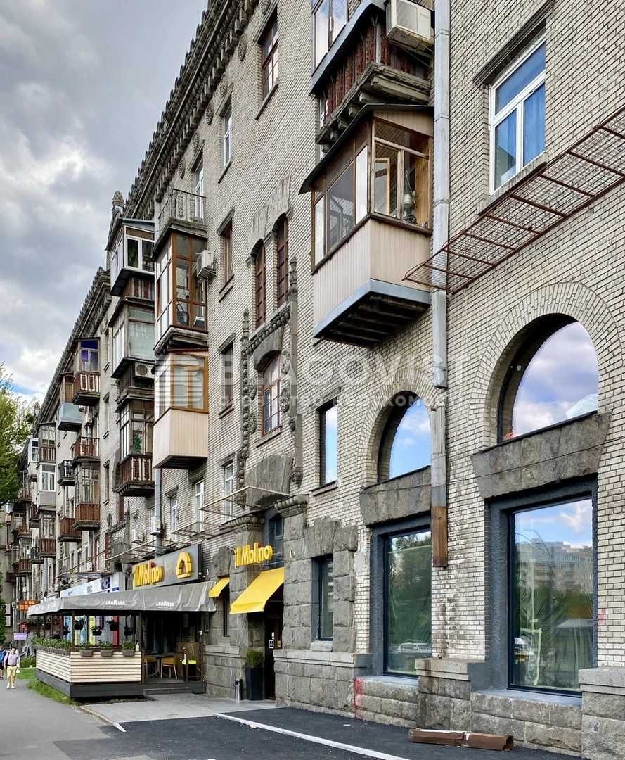 3 к статусна сталінка з ліфтом. 73м2. Шулявка.