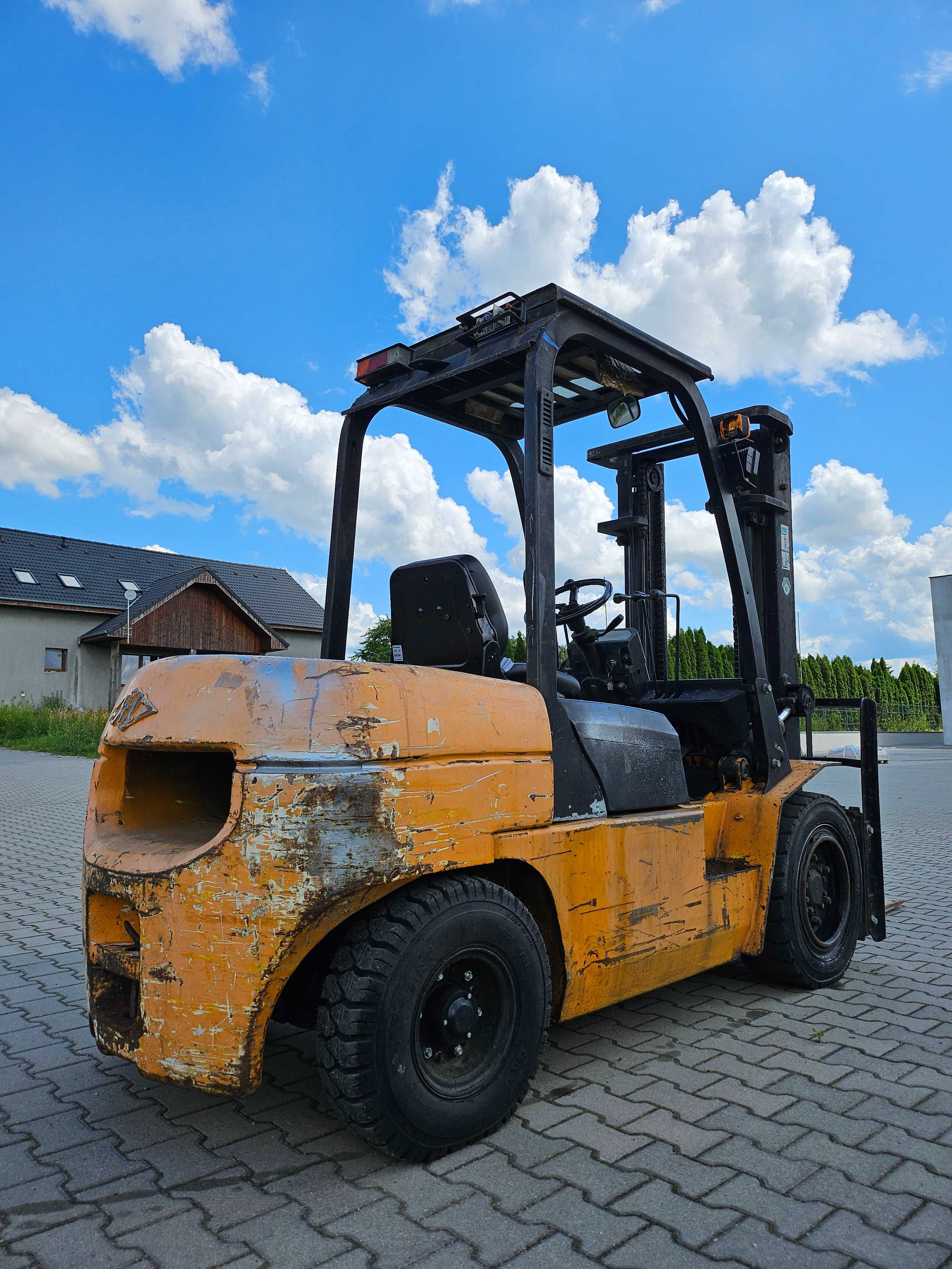 Wózek widłowy HC  3,5t