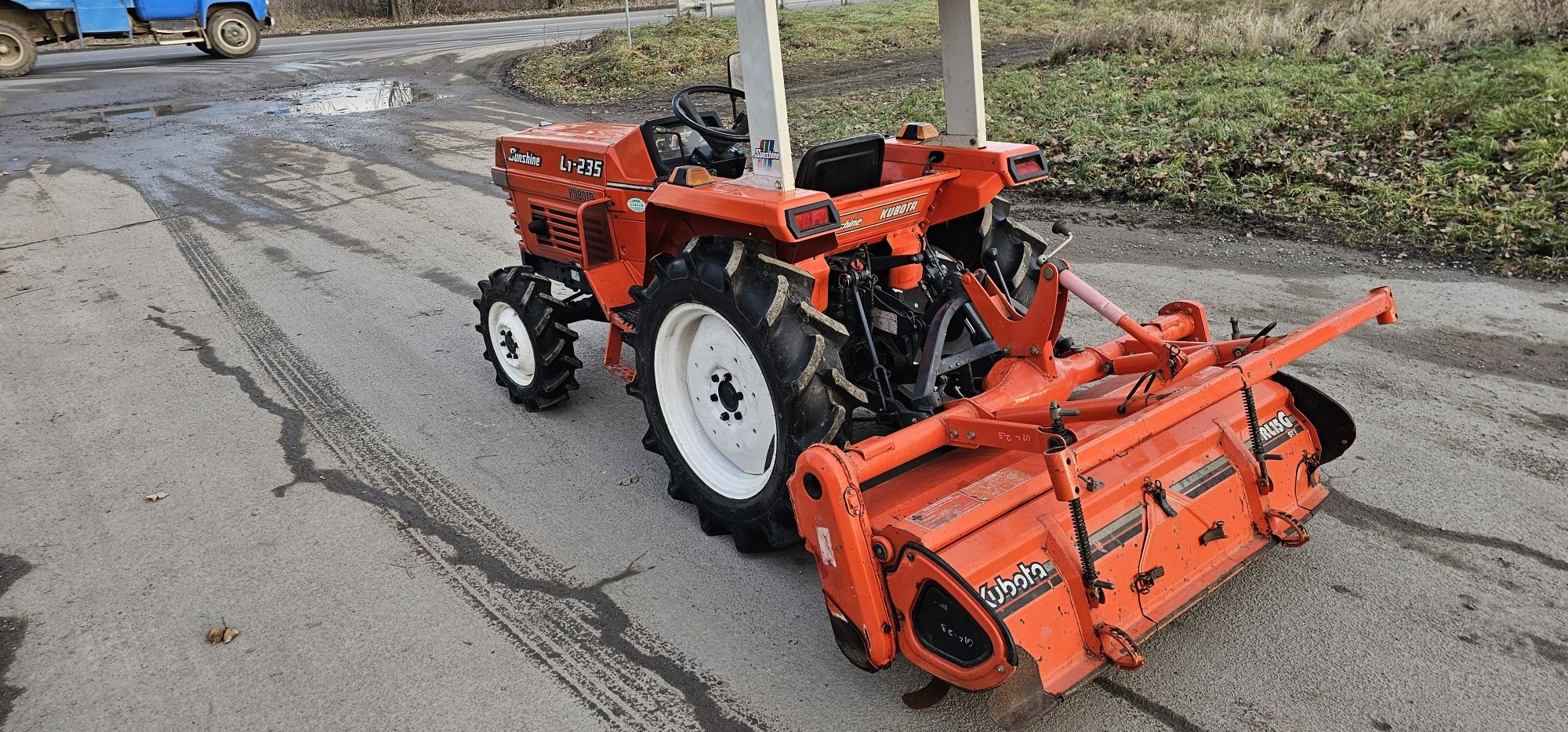 Мінітрактор Трактор Японский Kubota L1-235