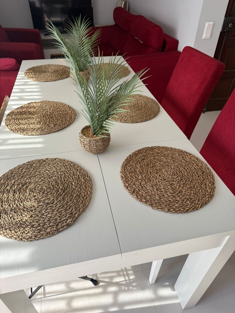 Vendo conjunto de sofás, cadeiras e mesa de jantar 

Conjunto de 6 cad
