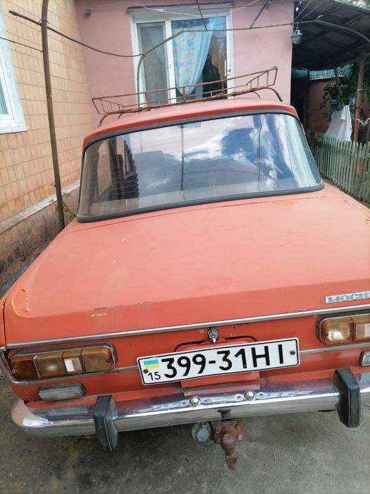Машина Москвич 2140