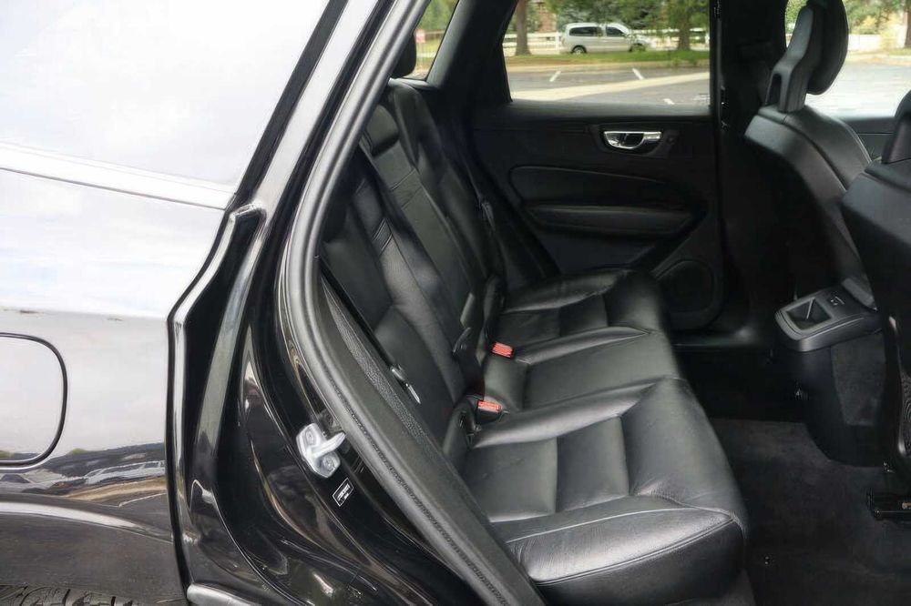 Volvo XC60 T5 Momentum      2019