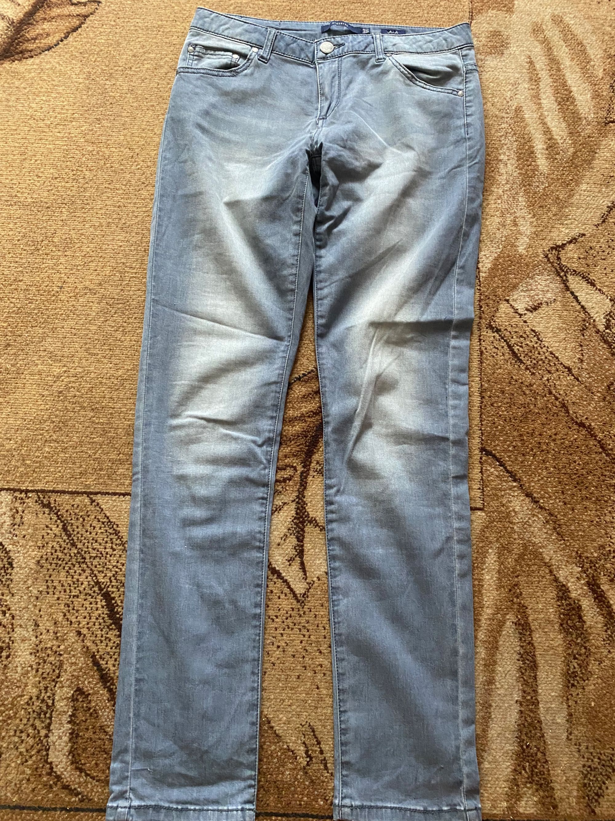 Jeansy Reserved Slim Fit